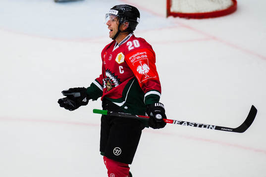 Frölundas Joel Lundqvist reagerar