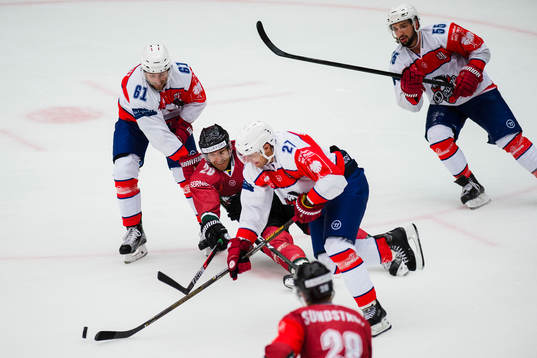 Pardubices Tomas Kaut, Nicholas Schaus och Petr Hubacek