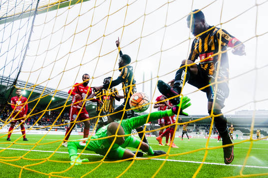 Häckens Tefu Junaid Mashamaite gör 3-1 bakom Östersunds
