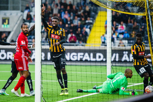 Häckens Tefu Junaid Mashamaite jublar