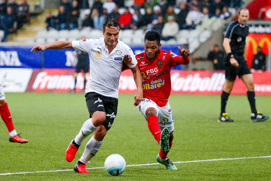 Örebros Nordin Gerzic och Falkenbergs Enock Kwakwa