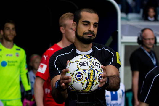 Domare Mohammed Al-Hakim i färd med att ta med