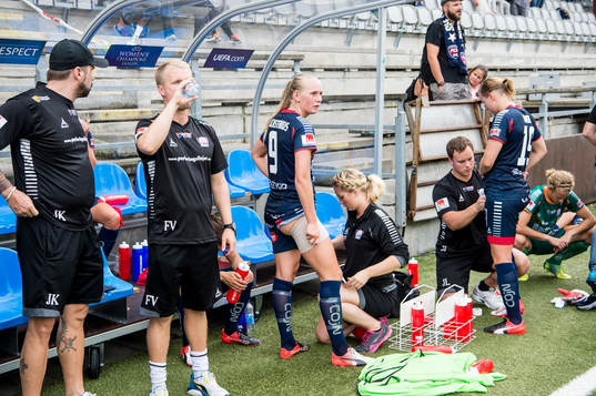 Linköpings Stina Blackstenius och Kristine Minde deppar