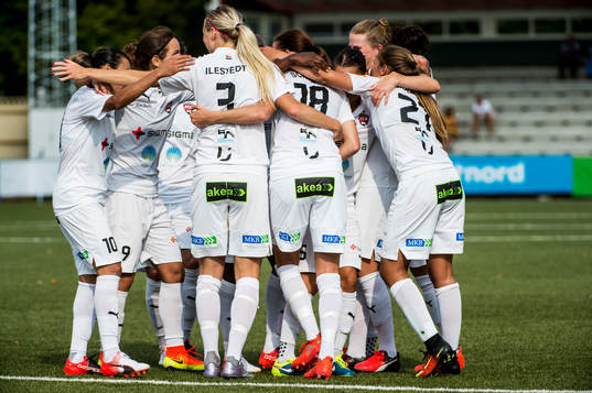 Rosengårds spelare jublar