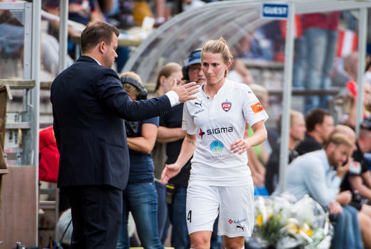 Rosengårds tränare Jack Majgaard Jensen tackar Emma