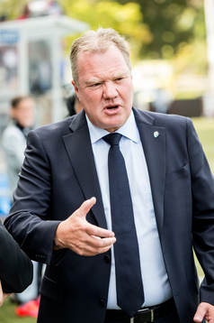 Fotbollförbundets ordförande Karl-Erik Nilsson på plats