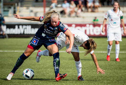 Linköpings Stina Blackstenius mot Rosengårds Marta Viera