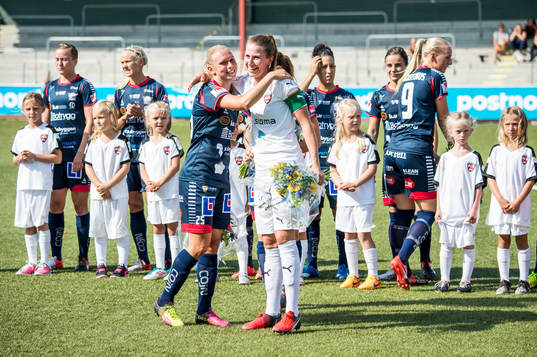Landslagsspelarna Jonna Andersson i Linköping och