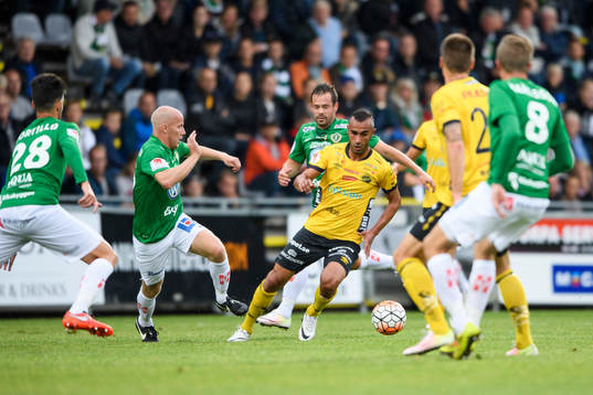 Elfsborgs Issam Jebali och Jönköpings Viktor Rönneklev