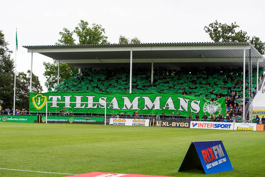 Jönköpings supportrar med tifo