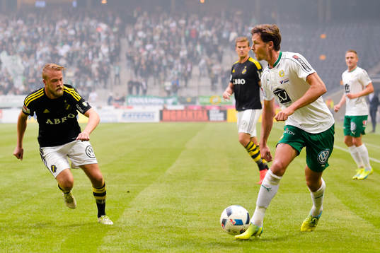 s Daniel Sundgren och Hammarbys Philip Haglund