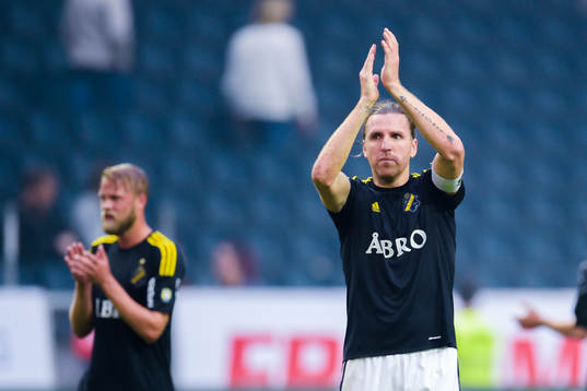 s Daniel Sundgren och Nils-Eric Johansson  tackar publiken