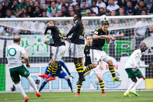s Amin Affane, Chinedu Ogbuke Obasi och Stefan Ishizaki  i