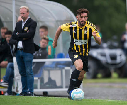 IFK Hässleholms Florent Stagova i matchen i division 2