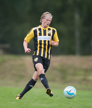 IFK Hässleholms Philip Bengtsson i matchen i division 2