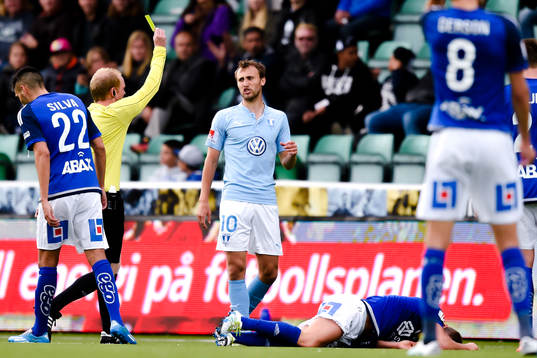 Malmö FFs Magnus Wolff Eikrem blir varnad