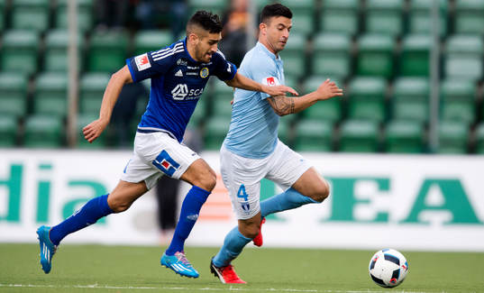 Sundsvalls Stefan Silva och Malmö FFs Behrang Safari