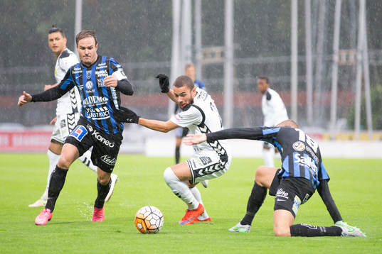 Sirius Niklas Busch Thor och GAIS Malkolm Moënza