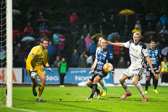 GAIS målvakt Tommi Vaiho, Sirius Patrick Hopkins och GAIS