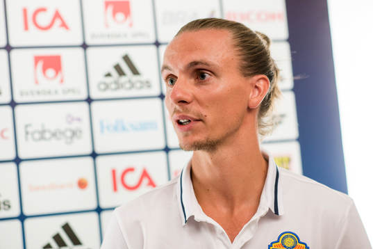 Niklas Hult i mixed zone