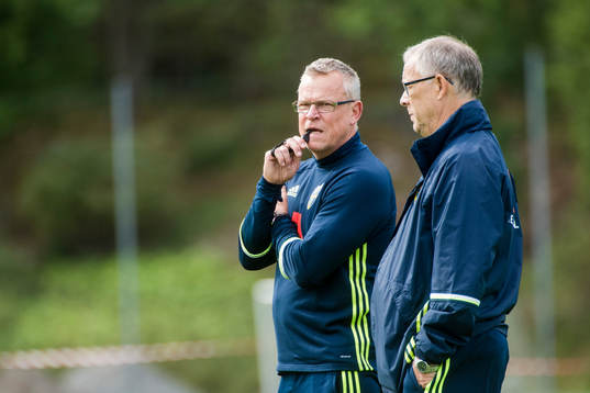 Förbundskapten Janne Andersson och rådgivare Lars