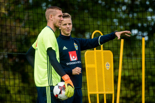 Robin Olsen och målvaktstränare Maths Elfvendal