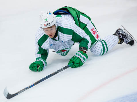 Rögles Viktor Lindgren liggande