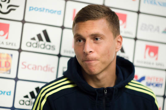 Victor Nilsson Lindelöf i mixed zone