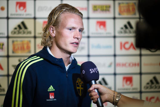 Oscar Hiljemark i mixed zone