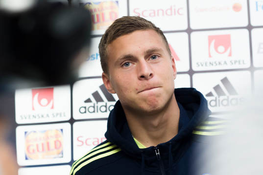 Victor Nilsson Lindelöf i mixed zone