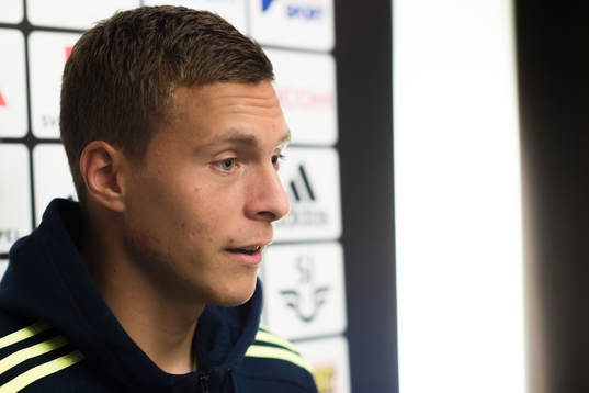 Victor Nilsson Lindelöf i mixed zone