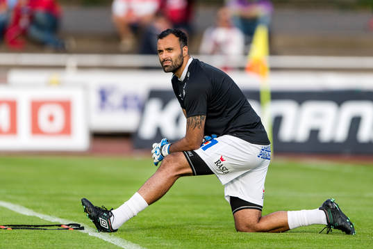 Örgrytes målvakt Abbas Hassan före fotbollsmatchen i