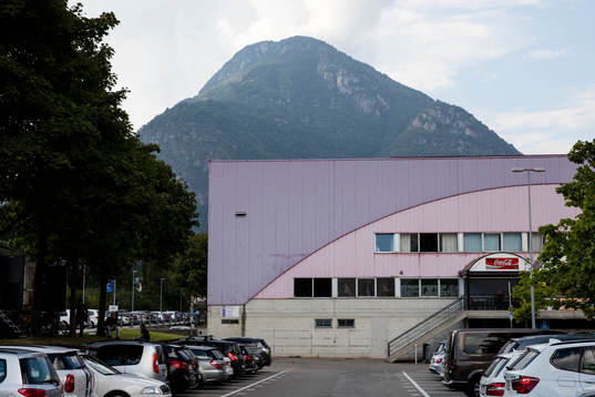 Arena Pista di ghiaccio Biasca innan en träningsmatch i