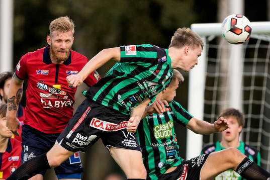Varbergs Anton Liljenbäck med en nick