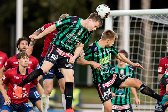 Varbergs Anton Liljenbäck med en nick