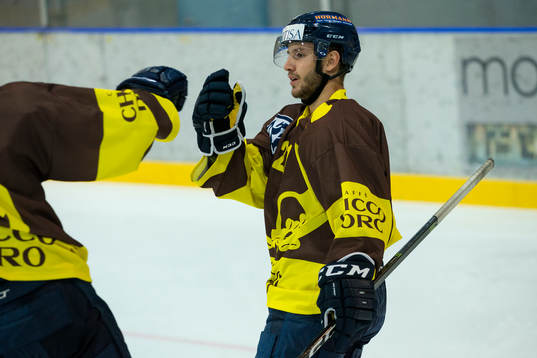 Ambri-Piottas Jason Fuchs jublar