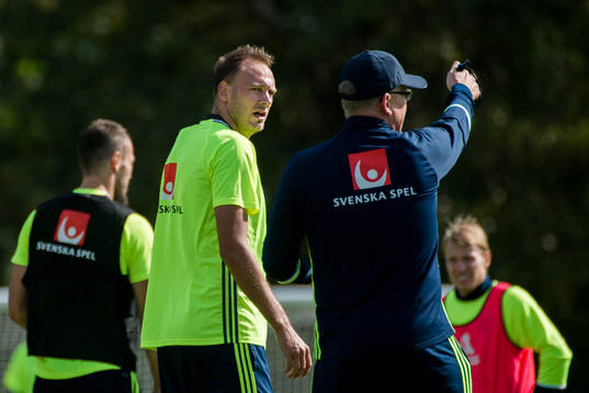 Andreas Granqvist och förbundskapten Janne Andersson