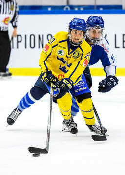 Sveriges Fanny Rask jagas av Finlands Niina Mäkinen