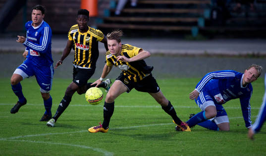 IFK Hässleholms Kojo Annor och Filip Ranmo i matchen i