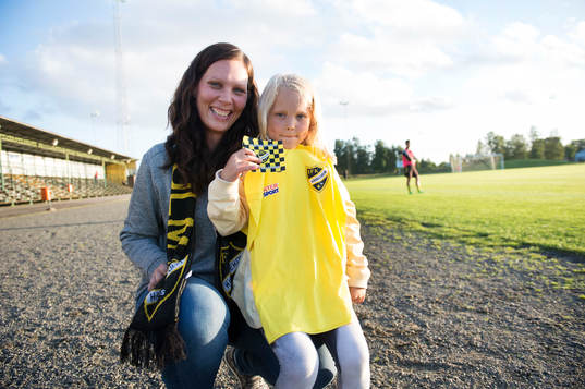 IFK Hässleholms Ameer Naseer lämnar över tröja och