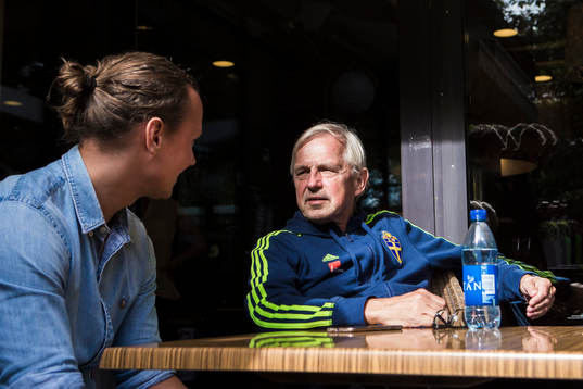 Sveriges landslagschef Lars Richt med Expressens journalist