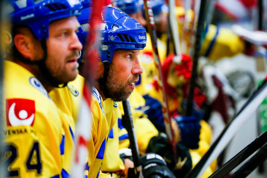 Bläddra bland fler bilder av Ishockey, Uppvisningsmatch, OS-laget 94 - ÖIK Miljonkedjan