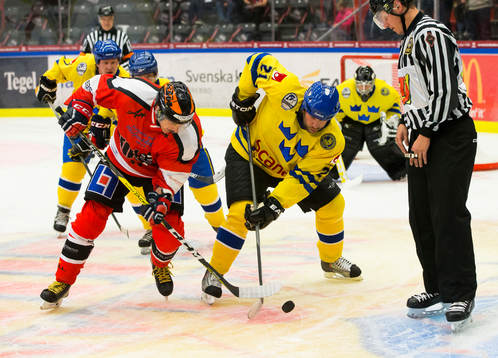 Tre Kronor legends Peter Forsberg mot ÖIK Miljonkedjan