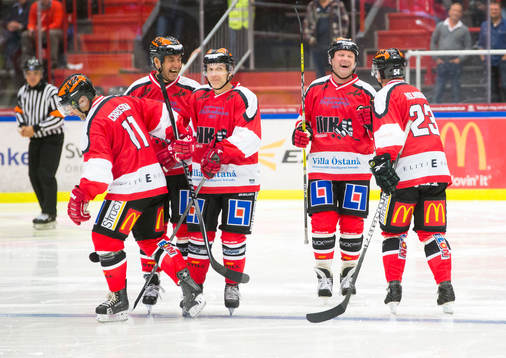 ÖIK miljonkedjans spelare jublar