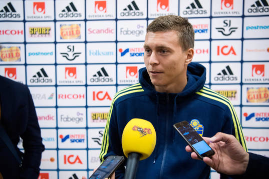 Victor Nilsson Lindelöf i mixed zone