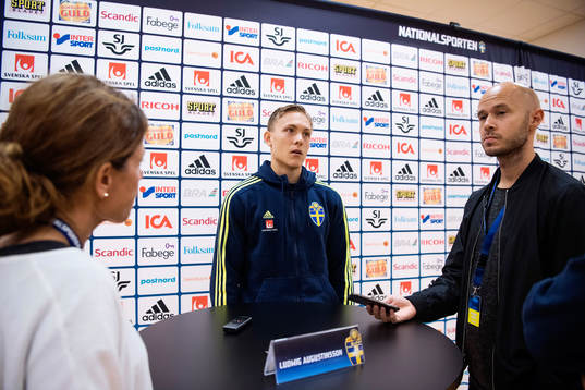 Ludwig Augustinsson i mixed zone