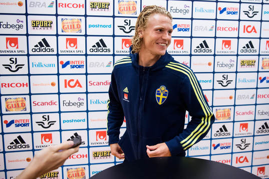 Oscar Hiljemark i mixed zone