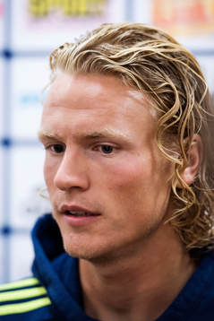 Oscar Hiljemark i mixed zone