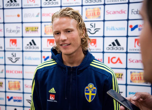 Oscar Hiljemark i mixed zone