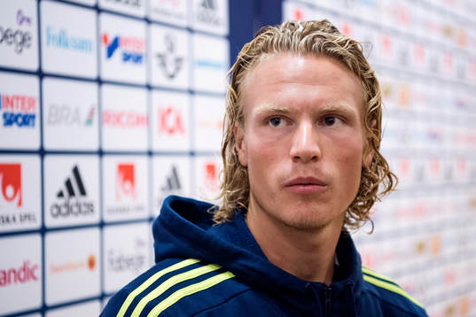 Oscar Hiljemark i mixed zone